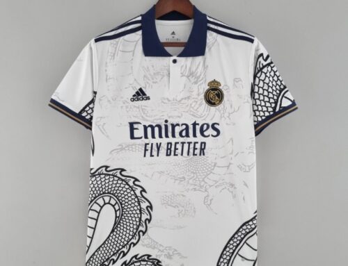 Real Madrid : Trois Maillots Imaginés Par Le Styliste Yamamoto